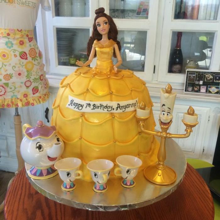 Princesės lėlės pyrago viršūnė princesės pyrago viršūnės grožis ir žvėris žavinga lėlių pyrago suknelė