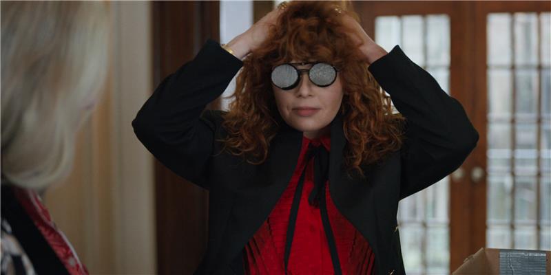 Pognana z uspehom prve sezone, bo serija Netflix Ruske punčke Natasha Lyonne nadaljevala z drugo sezono