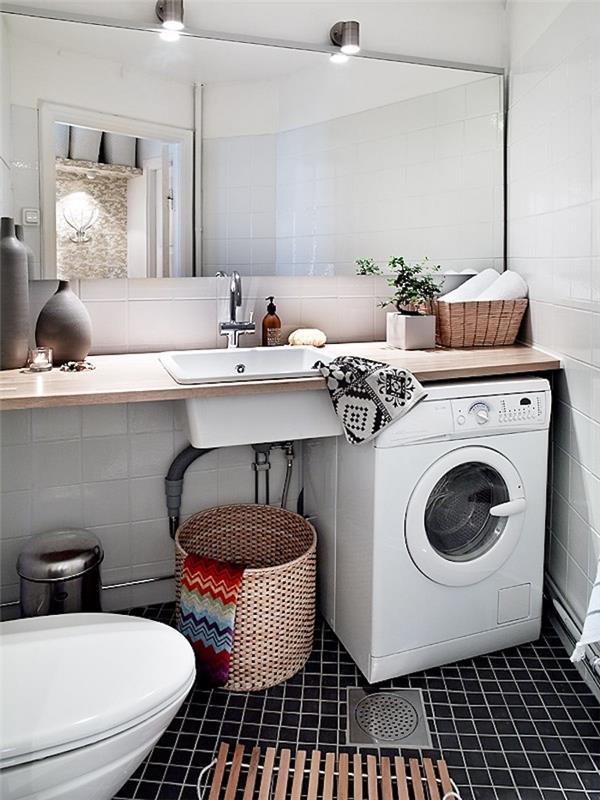 Toz odası ve tuvalet, beyaz ve ahşap banyo, sade modern banyo dekorasyonu, vintage tarzı depo odası