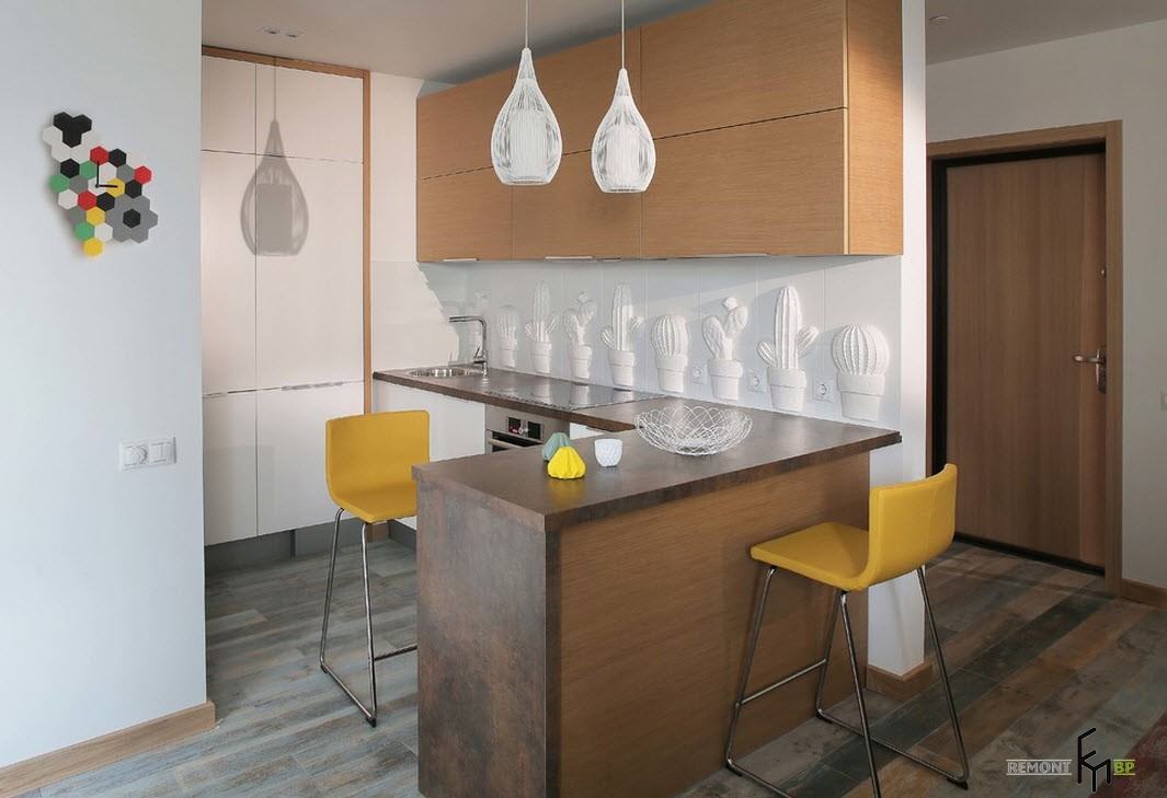 Pequeña cocina con península