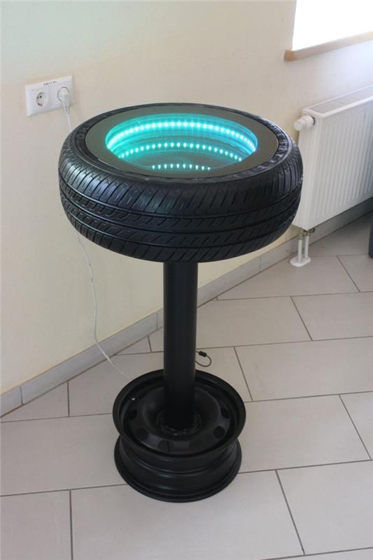 izvirni model mize za izdelavo z rabljeno pnevmatiko, pohištvo DIY iz recikliranih materialov, majhna mizica za kavo z LED svetilkami