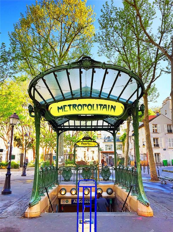sprehod-paris-sprehod-v-paris-sprehod-po-Seni-metro