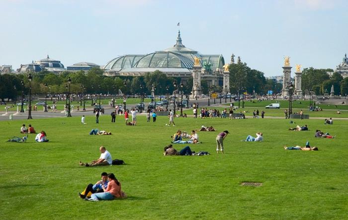 sprehodi-paris-sprehod-v-paris-sprehod-po-zeleni-potegalki