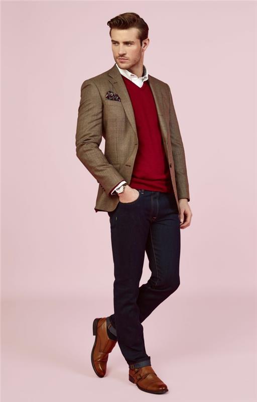 „Smart Casual“ aprangos kodas vyrams, apranga su tamsiais džinsais kartu su raudona palaidine ir chaki spalvos žalios spalvos švarku