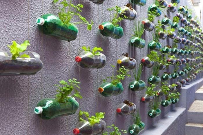 kaj narediti s plastičnimi steklenicami-rastlinsko-stensko-plastično-cvetličnimi lonci-naredi sam