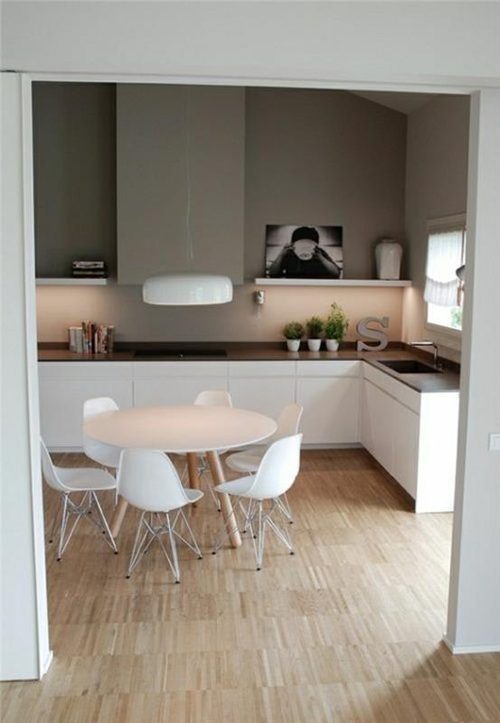 modern mutfak için ne renk-beyaz-mutfak-sandalyeler-mutfak-masa