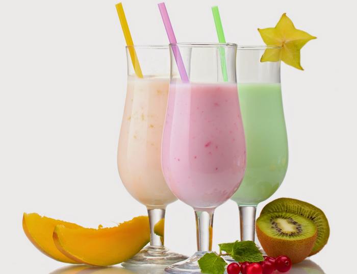 Najboljša razstrupljevalna pijača kumarica limonina meta ingverjev napitek za hujšanje učinkovit