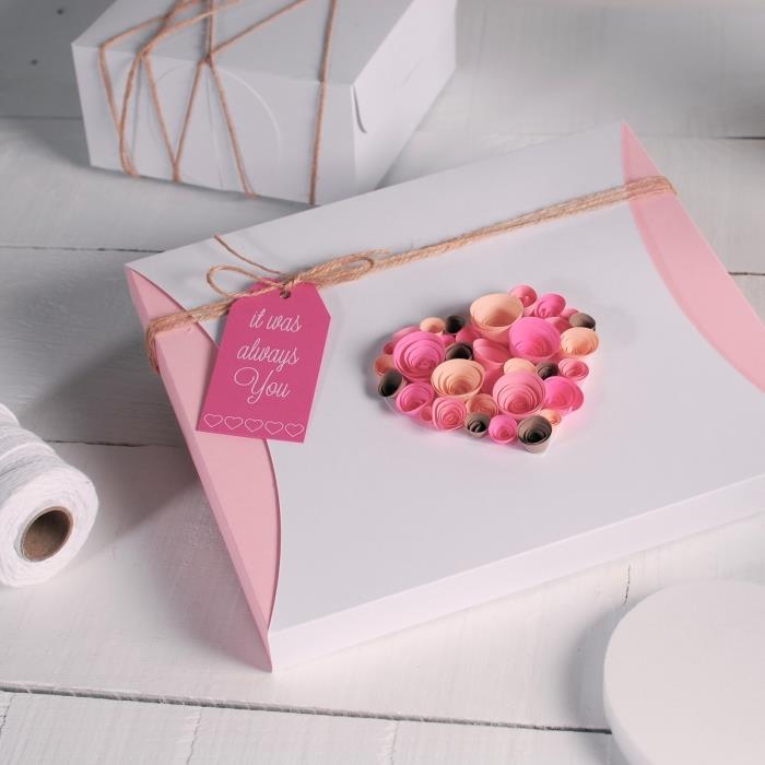 kaj podariti svoji punci za valentinovo romantično darilo zavijanje cvetnih listov cvetje quilling