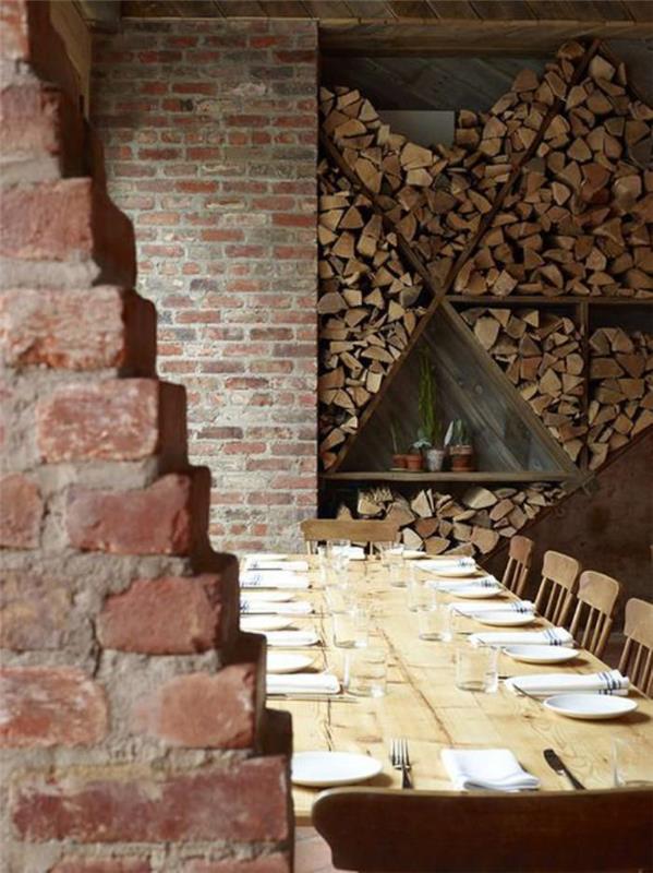 log-rack-wall-fantastic-mansarda-dekor-opeka-wall-velika-lesena-miza