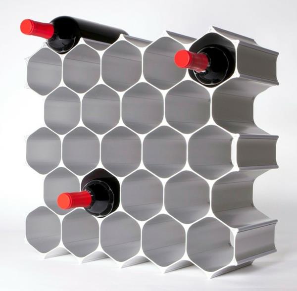 şarap şişeleri için minimalist dolap