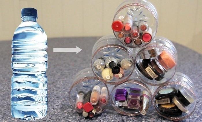 shranjevanje ličil, sestavljeno iz več plastičnih steklenic, dna, deko dekoracija, recikliranje, plastična steklenica