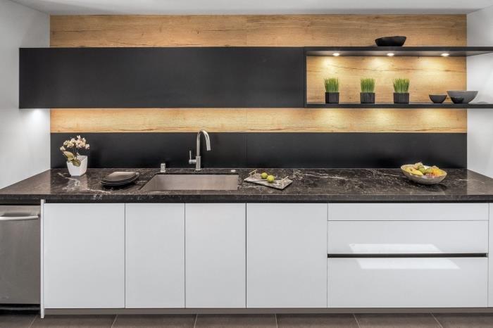 mat siyah desenli beyaz ve ahşap mutfak dekoru, entegre led aydınlatmalı mat siyah mutfak üst dolabı fikri