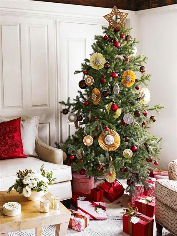 lovely-decoration-Christmas-tree-Christmas-decoration-darila