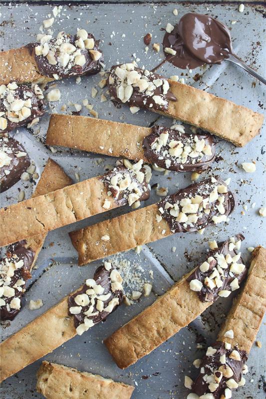 Recept za cantuccini z nutelo in lešniki, recept za piškote iz nutelle po italijanskem toastu