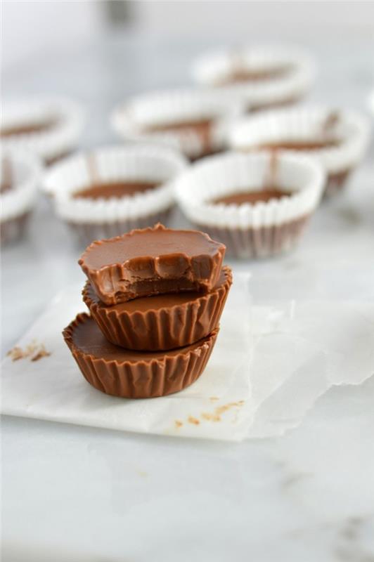 enostavna in poceni ideja za sladico, recept za nutella fufge, pripravljen samo z dvema sestavinama