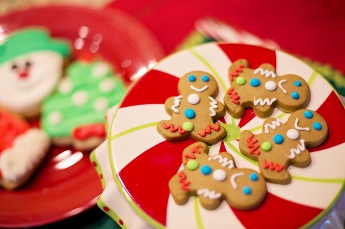 male ideje za božično torto, enostavni mini piškotki v obliki ingverja in cimetovih snežakov