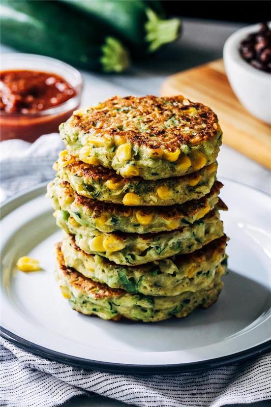 bučke in koruza recept zelenjavne palačinke s paradižnikovo omako