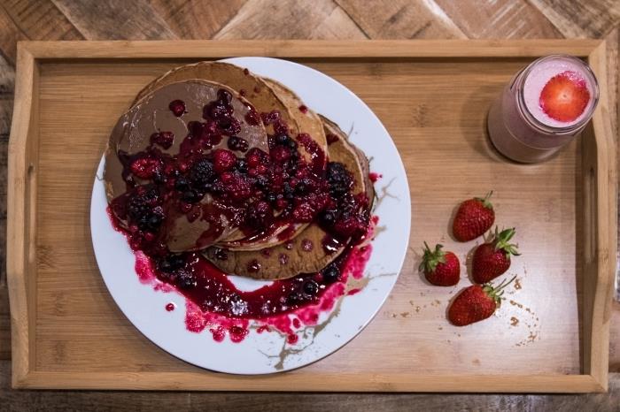 tarifi çikolatalı krep kepekli un esmer şeker süt berry tatlı kahvaltı