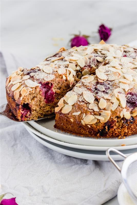 badem ve vişneli tereyağsız yumurtasız kolay ve hızlı kek, bademli ve vişneli yumurta ve laktozsuz vegan yumuşak kek