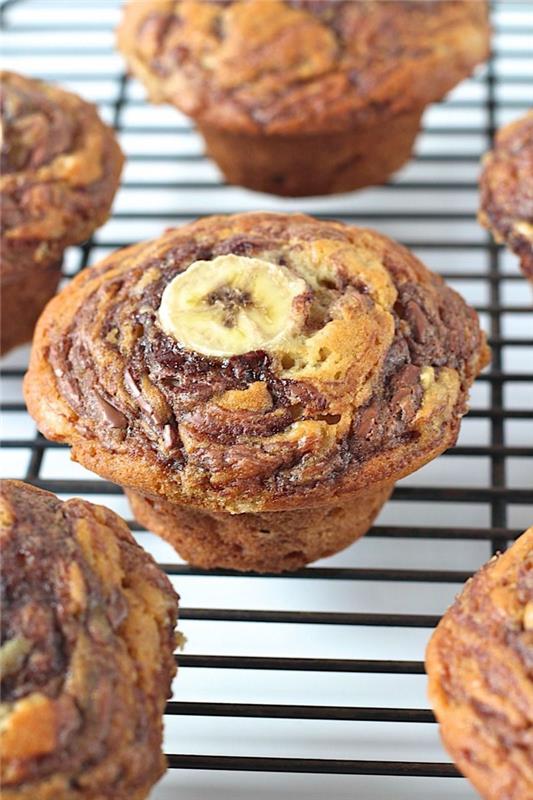 hiter in enostaven recept za ultra vlažen marmoriran muffin iz nutelle z bananami