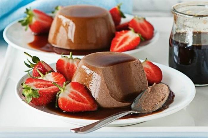 çikolatalı-taze-çilek-panna-cotta-tarifi