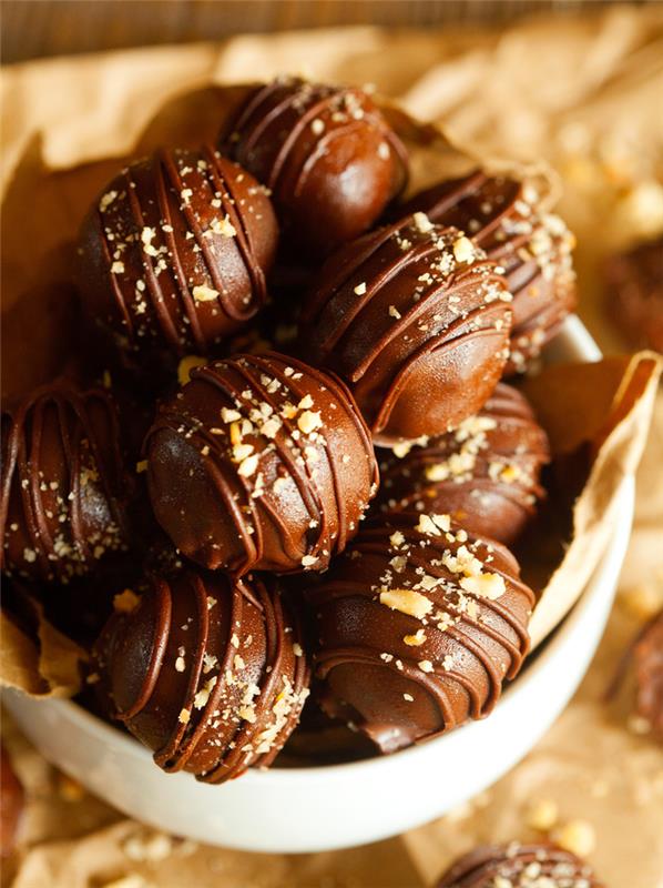 enostaven in izviren recept za božične čokoladne tartufe iz nutele, recept za premaz z nutelo