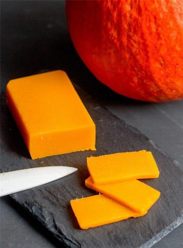 bučno-sirni-zelenjavni-recept-slastni-pomarančni-sir