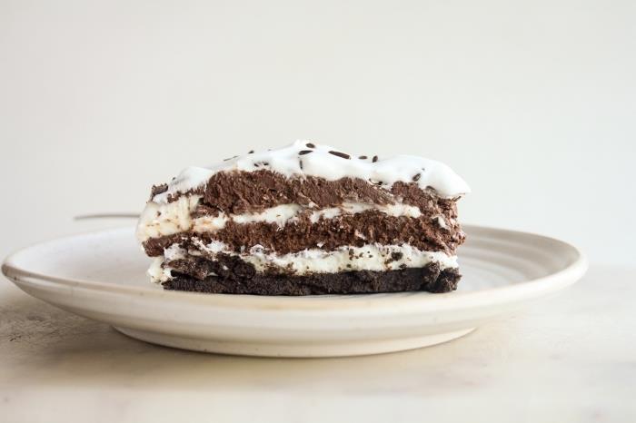 yumurtasız tatlı fikri, yumurtasız çikolatalı ve kremalı pasta nasıl yapılır, örnek çikolatalı pasta