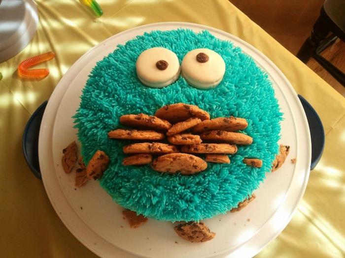 Originaliausi pyragaičiai - sausainių pabaisos gimtadienio tortas