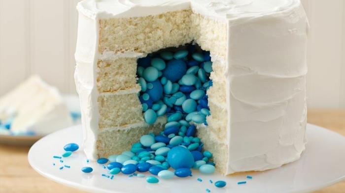 Vanilinis gimtadienio tortas suaugusiems sumano, kokį tortą pasirinkti