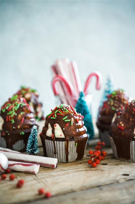 Ideja za božično glazuro, enostaven recept za čokoladne kolačke, hiter recept za božično zabavo