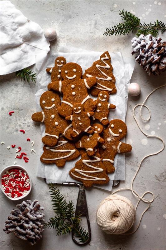 tradicionalni recept za medenjake za pripravo peciva v obliki jelke in medenjaka