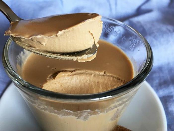 çikolata-panacotta-tarifi-orijinal-kremalı-tatlılar