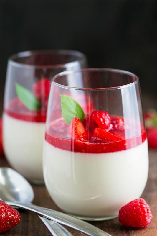 kolay-panna-cotta-tarifi-verrinelerin sunumu