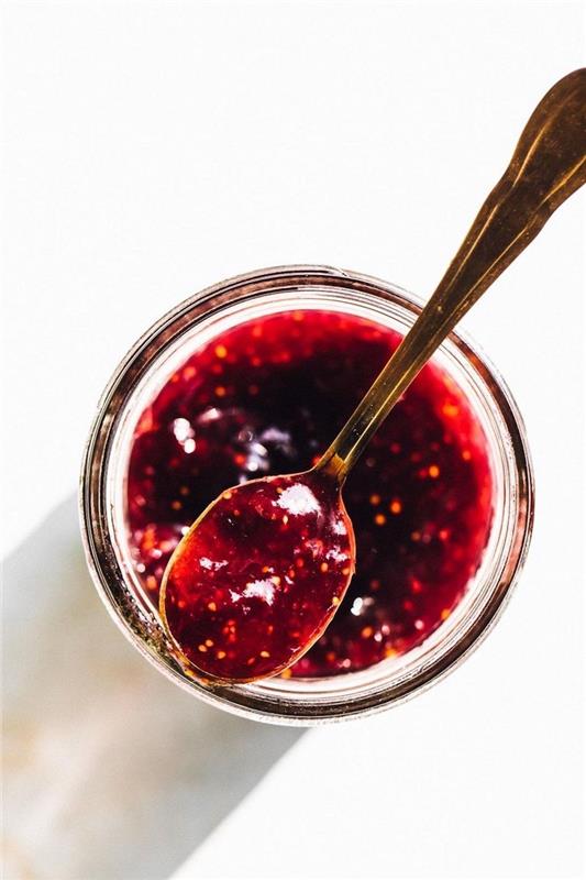 recept za pripravo sveže figove marmelade z rožmarinom in vinom