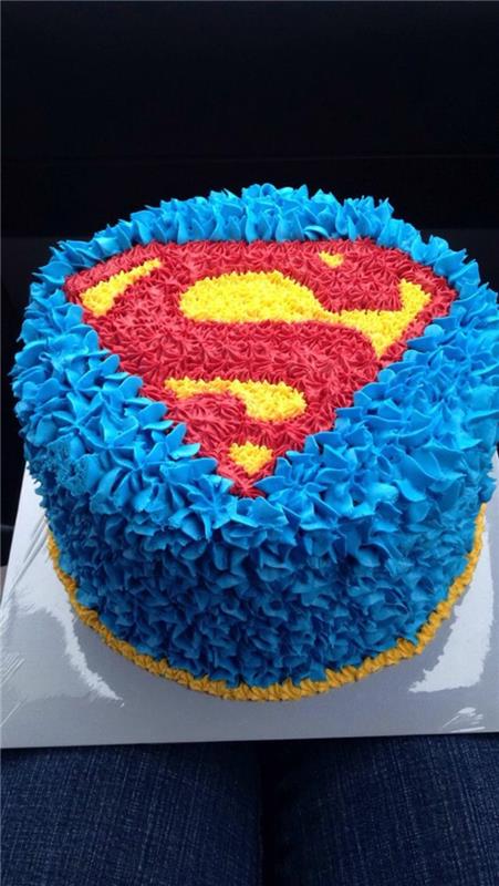 Supermanova rojstnodnevna torta za rojstni dan