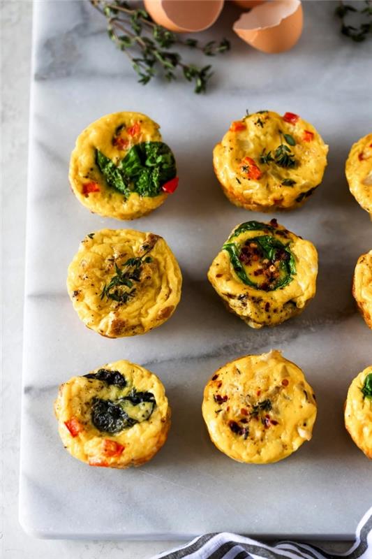 recept z jajci za zdrav zajtrk ali lahek večerni obrok, jajčni in špinačni kolački
