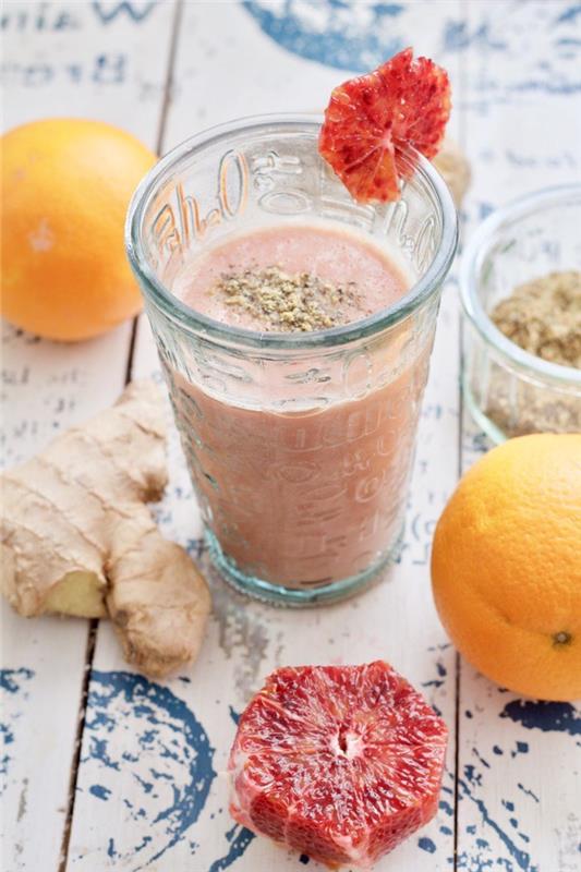 ideja za vitaminski napitek, pripravljen z mešalnikom, recept za smoothie z blenderjem s krvavo pomarančo in ingverjem