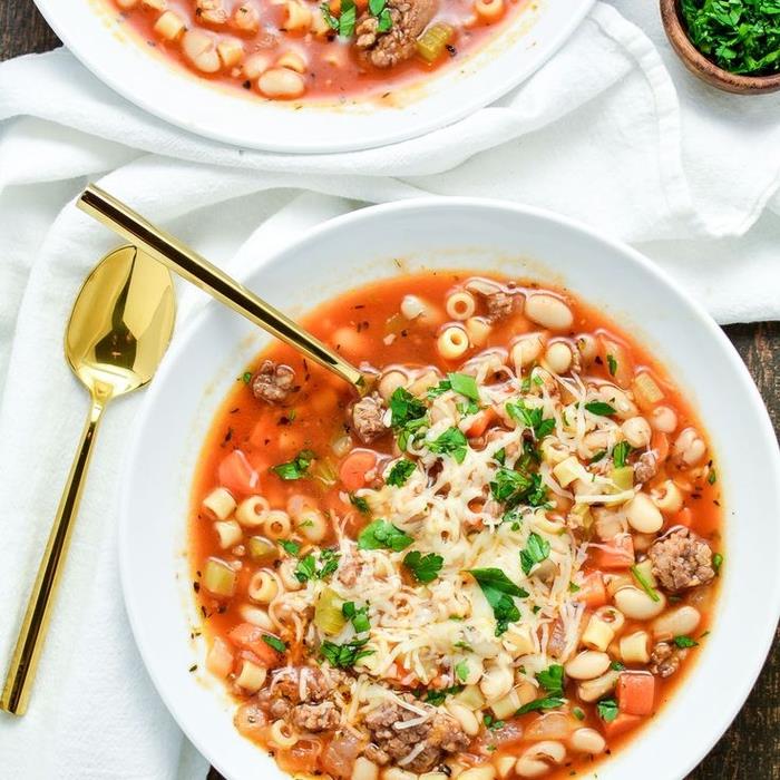 Italijanski recept za juho iz makaronov in fižola, hiter in hranljiv recept