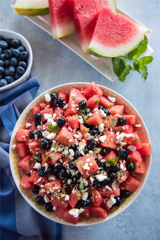 vasaros arbūzų receptai, lengvų ir sveikų vaisių salotų receptas, arbūzas, mėlynės ir fetos sūris, idealiai tinka karštam orui