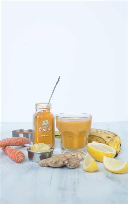 recept proti prehladnemu smutiju za krepitev imunskega sistema, zdrav smoothie z banano, ananasom, korenčkom in ingverjem
