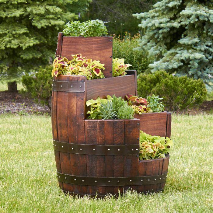 naredite zelenjavni vrt v recikliranem lesenem sodu, pridobljeno preusmeritev predmeta za prvotno vrtno dekoracijo