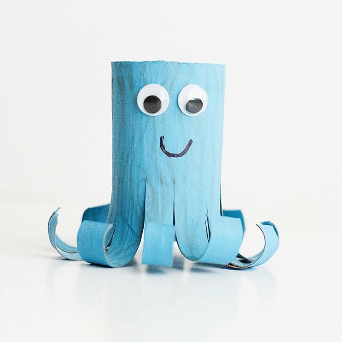 recikliraj-modro-hobotnico-toaletni papir-rolo