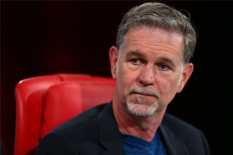 Netflix'in CEO'su Reed Hastings, zayıf büyümeye ve ABD abonelerinin kaybına rağmen, Amazon veya Hulu'dan gelen rekabetin etkisini reddediyor.