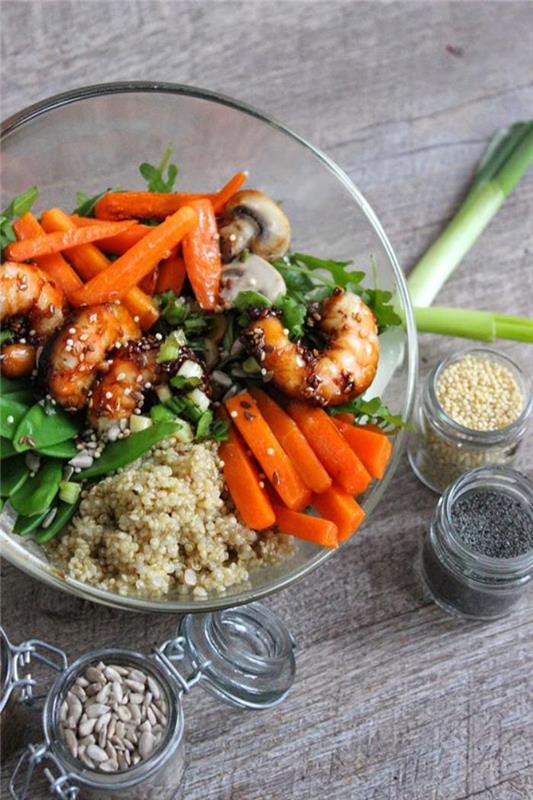 dieta-obrok-solata-kvinoja-kozica-in-korenje