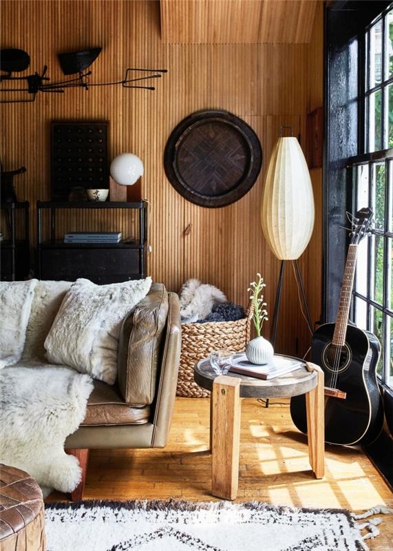 stenske obloge lesena klubska mizica beton in lesena deko dnevna soba kokonira rjav usnjen kavč