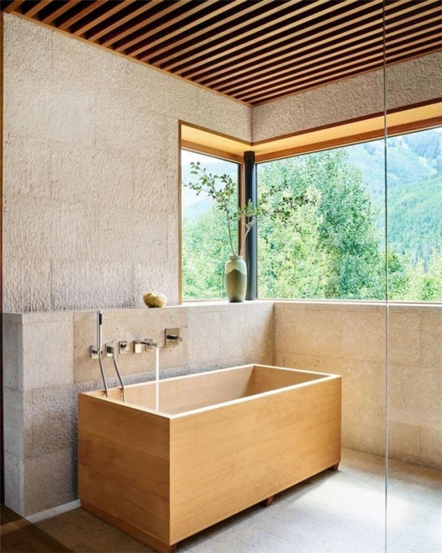 kokia lubų danga natūraliam vonios kambariui, maža vonios kambario apdaila su japoniška medine vonia