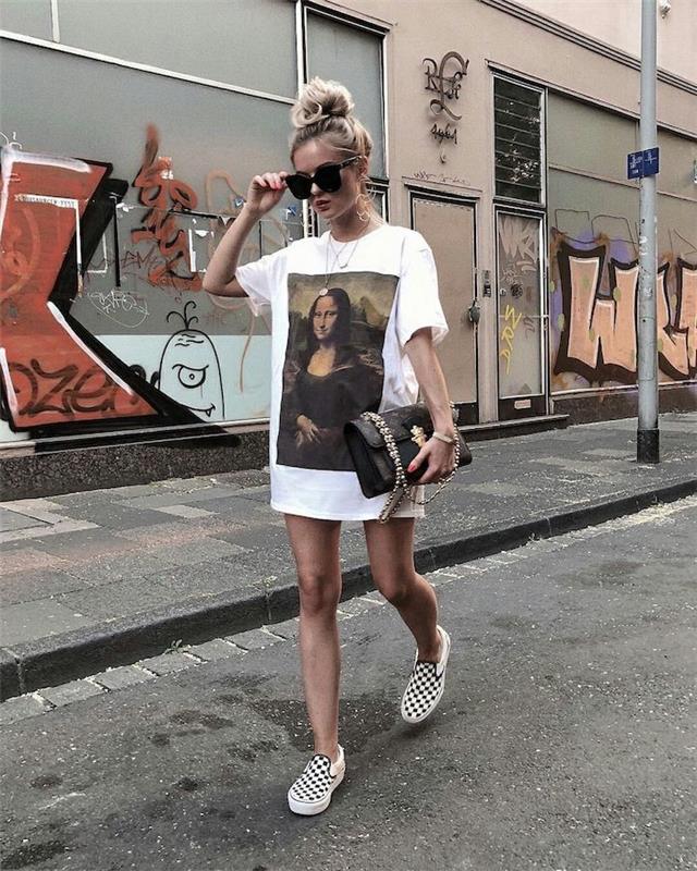 mona lisa ve minibüsler ile genç kız moda ve güzellik t gömlek için genç kız elbise kıyafet fikri