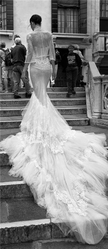 sena vestuvinė suknelė-