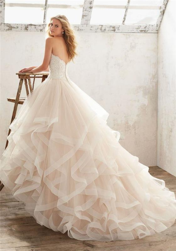 poročna obleka v barvi šampanjec, krasna dolga obleka z odprtim hrbtom